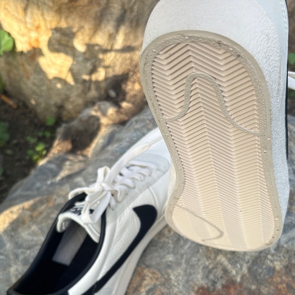 Nike Men's Cream and Black Sneakers - Picture 9 of 12